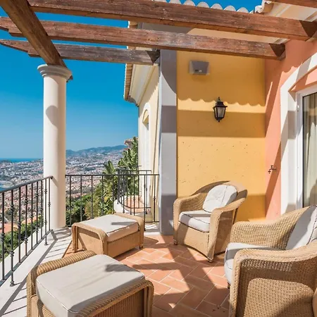 Elegante Ferienwohnung Mit Gemeinschaftspool Und Wellnessbereich - A87699 *