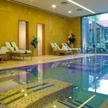 Elegante Ferienwohnung Mit Gemeinschaftspool Und Wellnessbereich - A87699 * Funchal (Madeira)