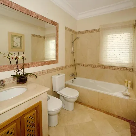 Elegante Ferienwohnung Mit Gemeinschaftspool Und Wellnessbereich - A87699 *